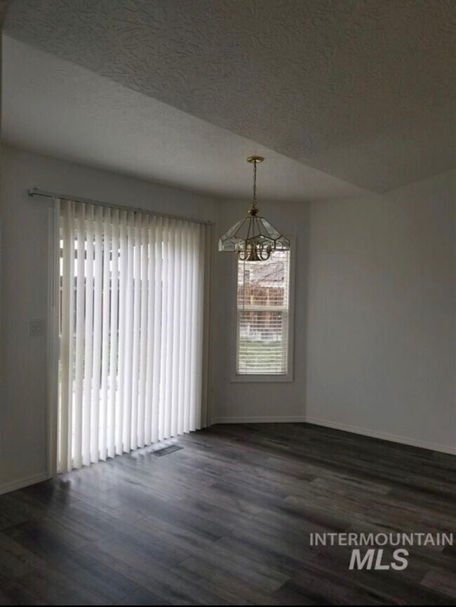 1745 Challis Dr, Mountain Home, ID 83647 House Rental in Mountain