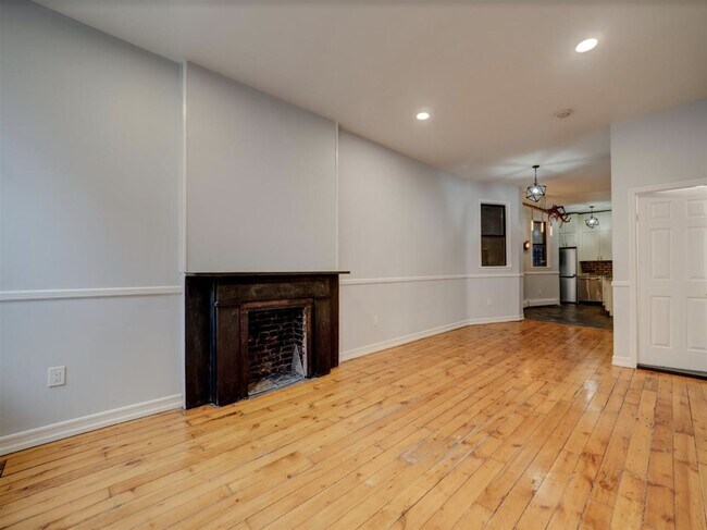 Building Photo - 267 Grove St