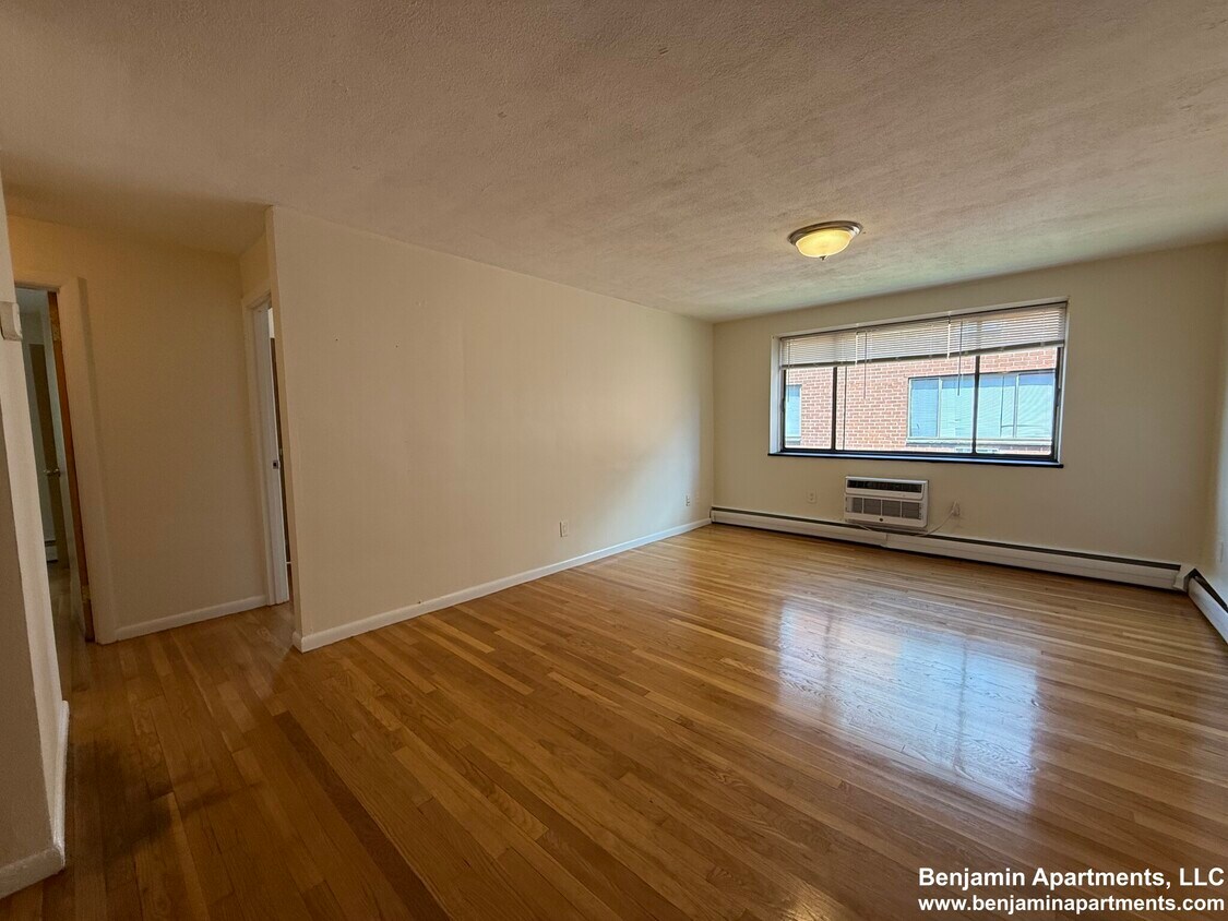 Foto principal - 204 Babcock St