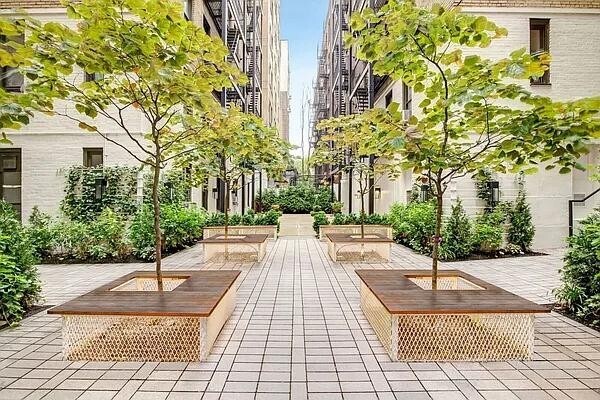 Foto del edificio - 220 W 24 St