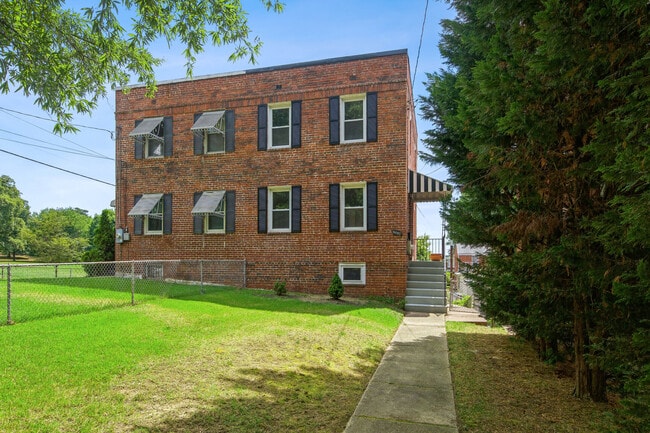 Photo - 5053 11th St NE House