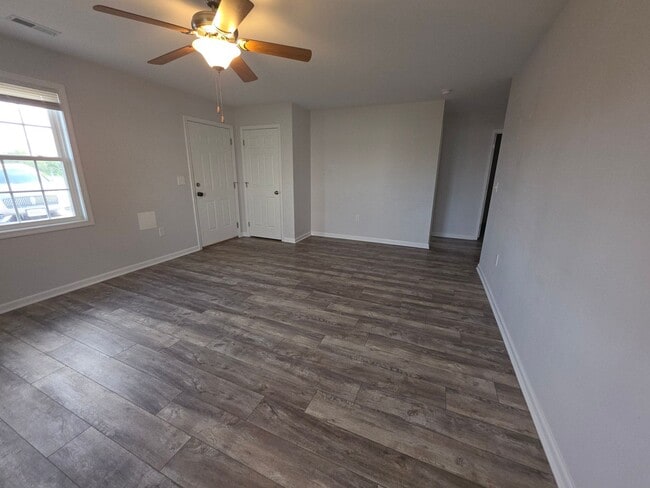 Foto del edificio - 2171 Smith Mountain Lake Pkwy