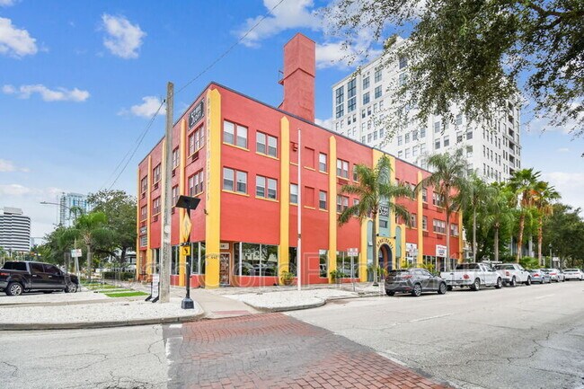 Building Photo - 216 5th Ave N