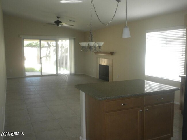 Building Photo - 1570 W Ivanhoe Ct