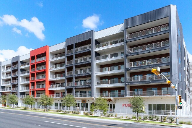 Foto del edificio - 4361 S Congress Ave