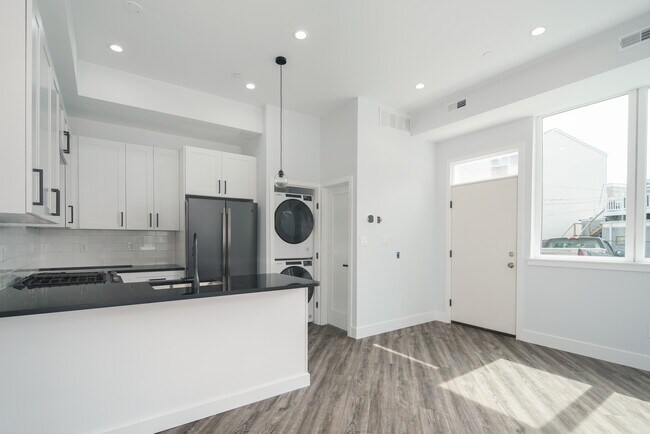 Building Photo - 2301 Frankford Ave