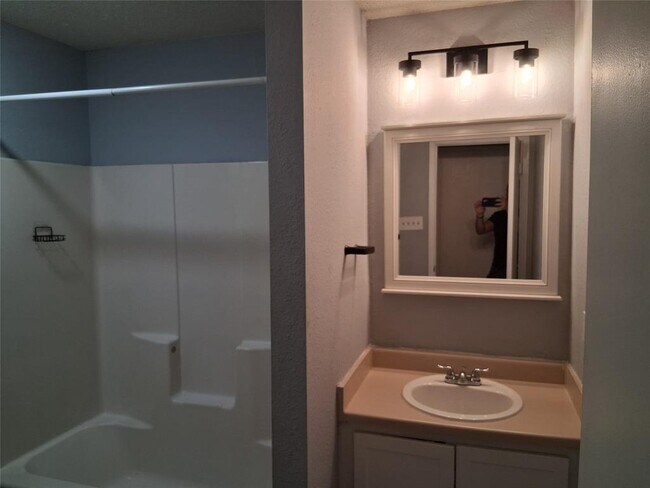 Foto del edificio - 2807 W Slaughter Ln