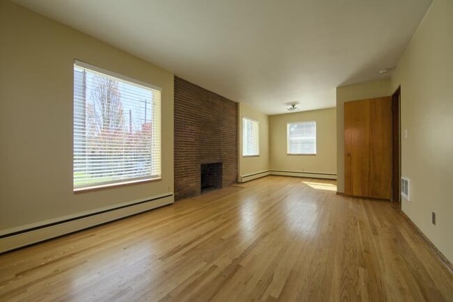 Building Photo - 2243 NW Flanders #2