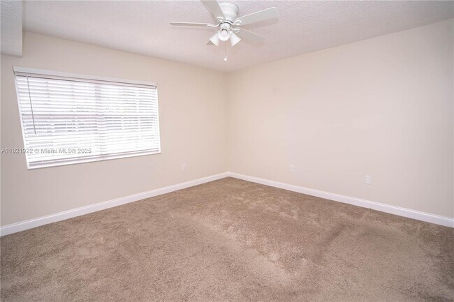 Foto del edificio - 7090 NW 173rd Dr