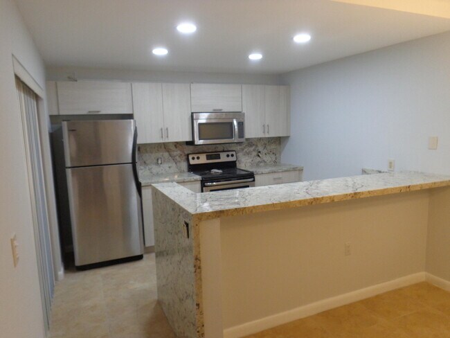 Building Photo - 1321 13th Way