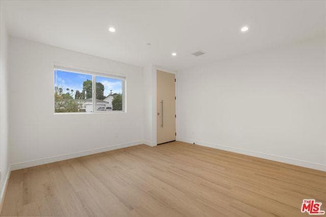 Building Photo - 5530 Sunnyslope Ave