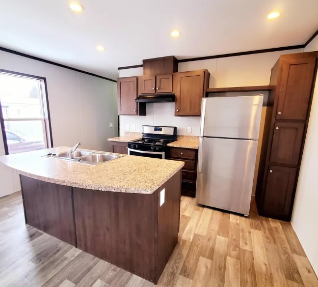 Building Photo - 7028 Bayview Dr