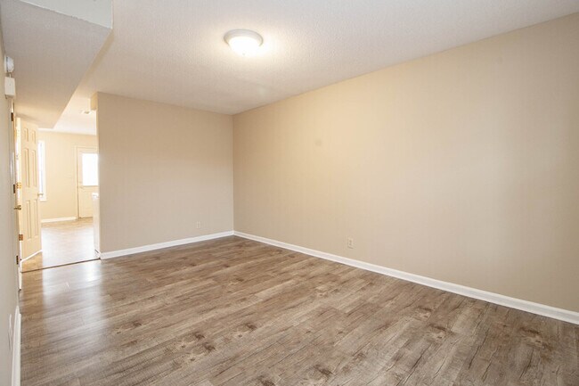 Building Photo - 1618-E Baltimore Drive