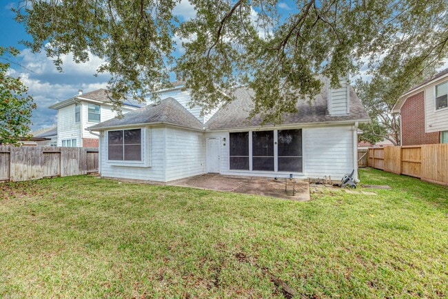 Building Photo - 910 Presley Way