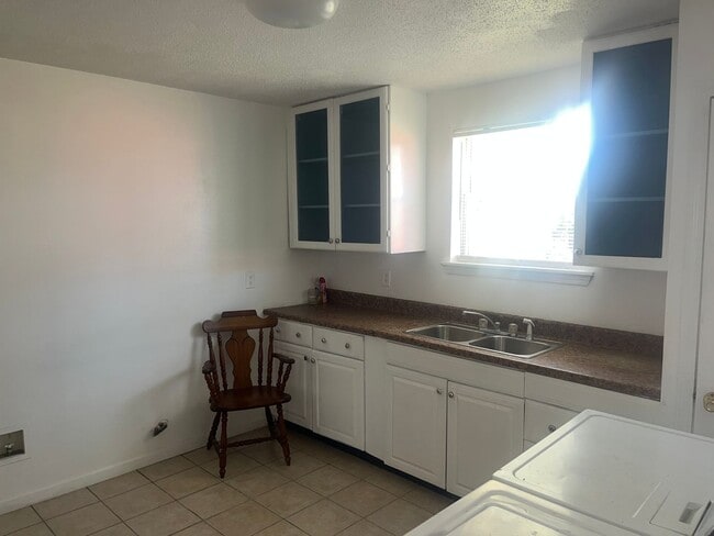 Building Photo - 3025-3027Lauss