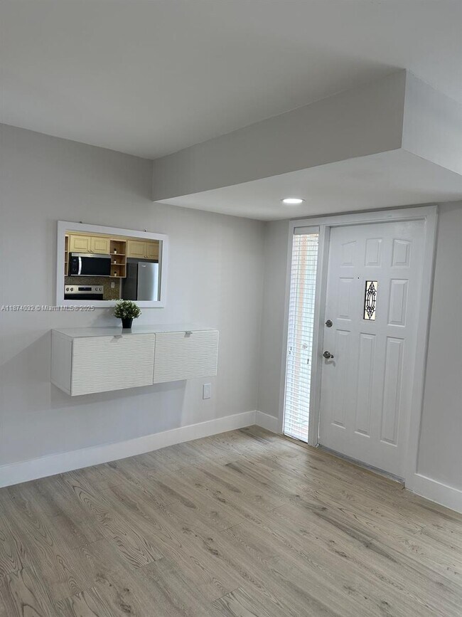 Foto del edificio - 8211 NW 191st St