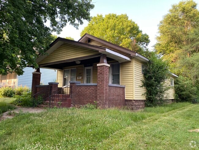 Building Photo - 1110 Clover St