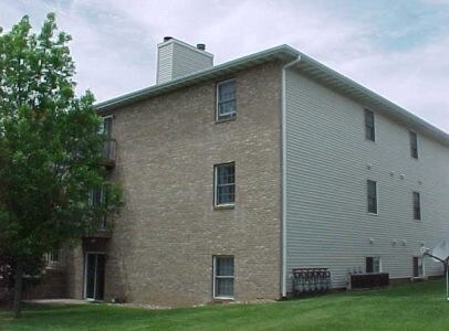 Foto principal - 3002 Clearwater Ave