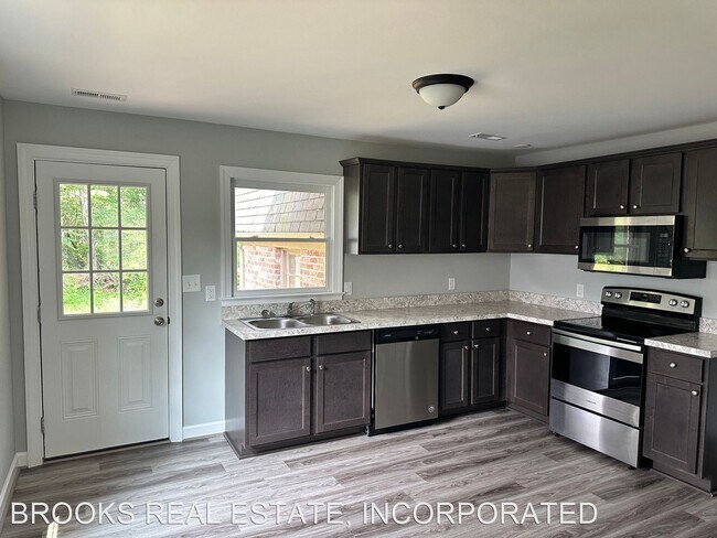 Building Photo - 2 br, 1.5 bath House - 909 Lafayette Street