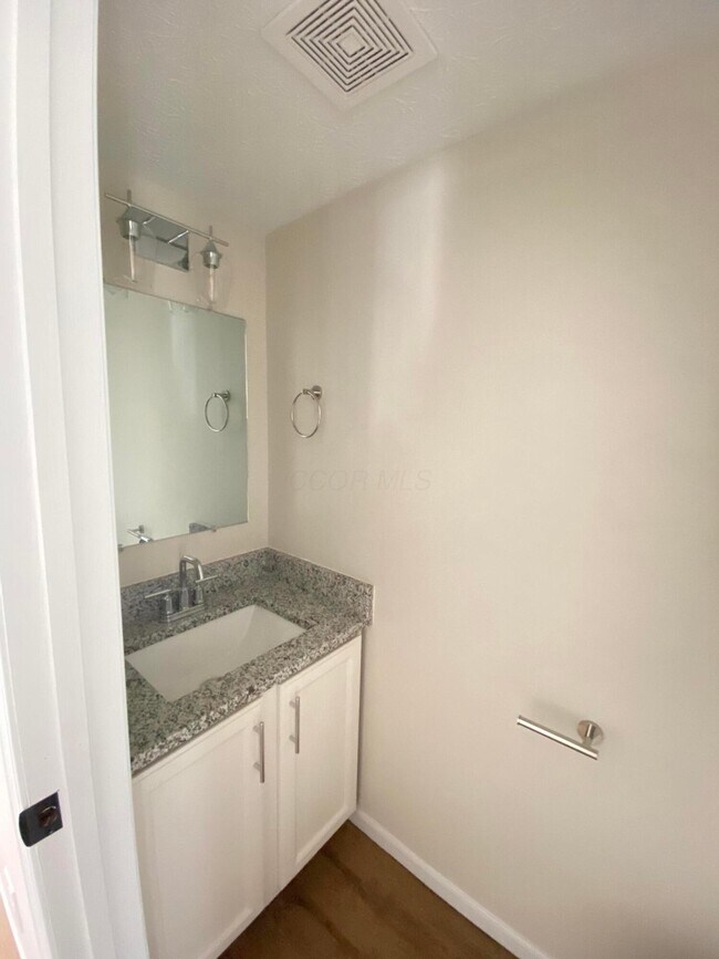 Foto del edificio - 6089 Pirthshire St