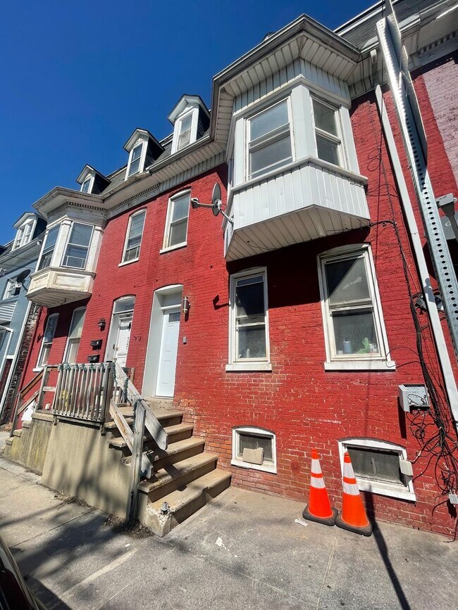 Building Photo - 529 E Philadelphia St