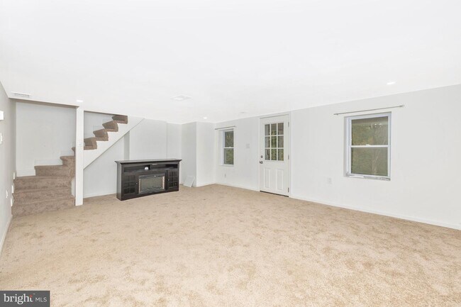 Building Photo - 5040 Witmers Ln