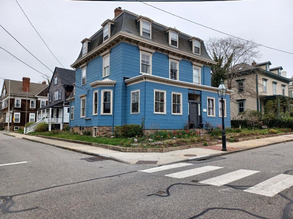 106 Touro St Newport, RI 02840 Alquileres en Newport, RI
