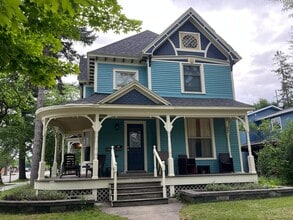 Building Photo - 803 S Union St