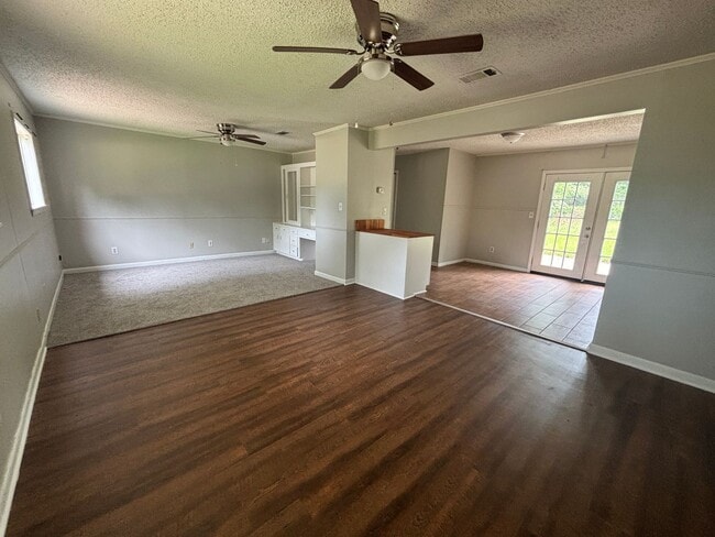 Building Photo - Half off first month rent!  Remodeled in Airline School District... Close to Barksdale Air Force ...
