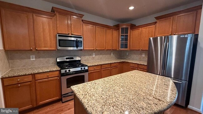 Building Photo - 23227 Roberts Tavern Dr