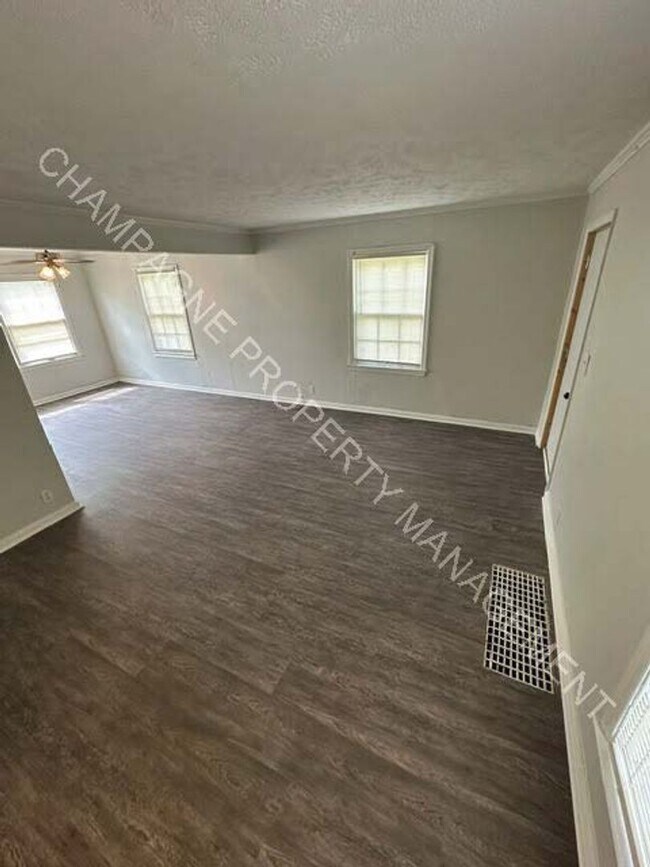 Building Photo - 5400 Swope Pkwy