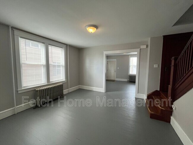 Foto del edificio - 23 S Custer Ave