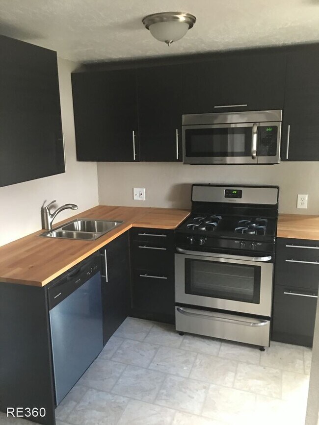 Foto del edificio - 1323 Virginia Ave