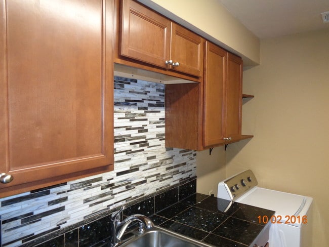 Building Photo - 946 Jennifer Jean Dr