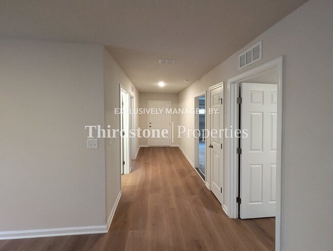 Building Photo - 5433 Shenandoah Ave