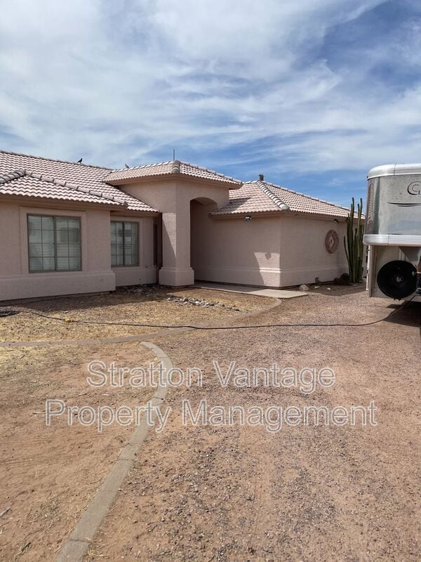 Building Photo - 7282 N Evans Rd