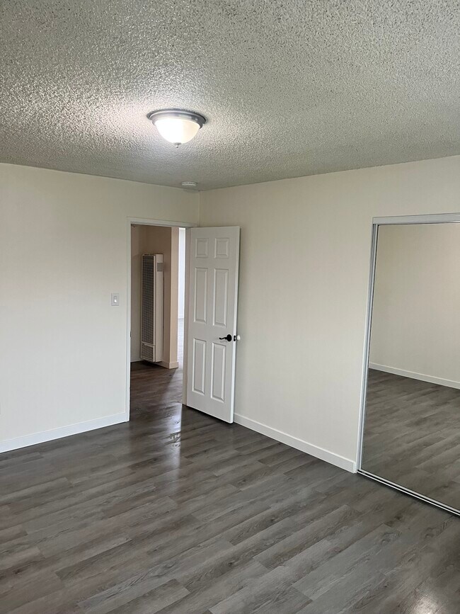 Foto del edificio - 385 Vernon Dr