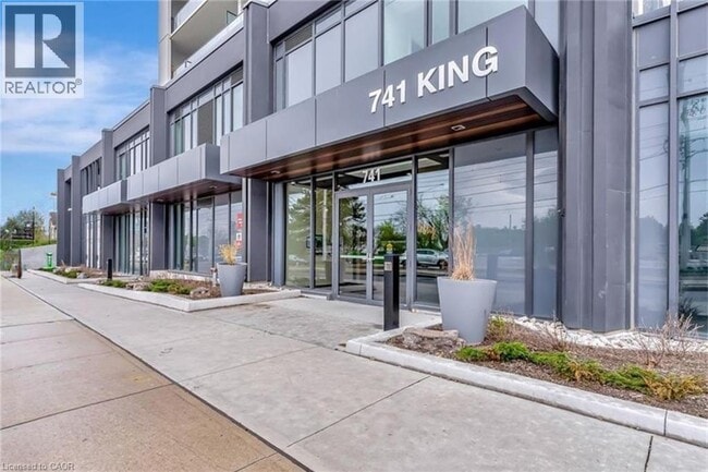 Building Photo - 741 King St W