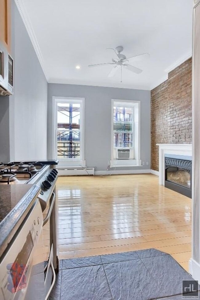 Building Photo - LeRoy Street