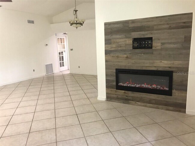 Foto del edificio - 1823 Thornwood Ct