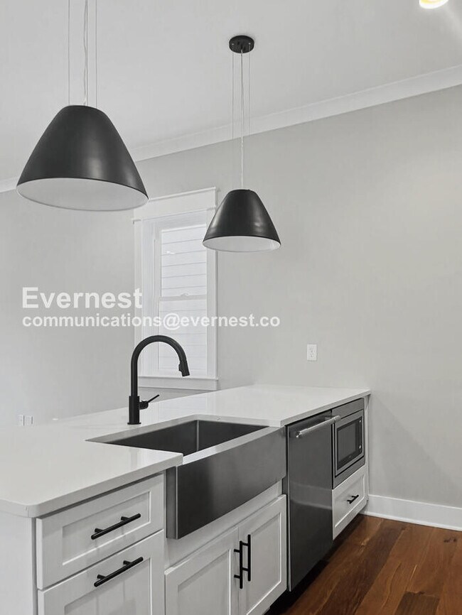 Foto del edificio - 121 Lucile St