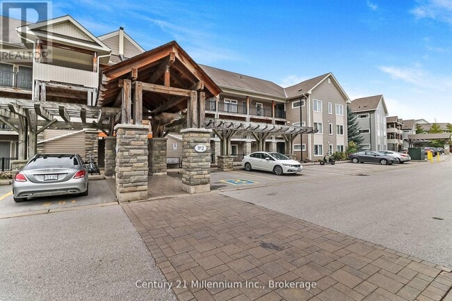 Building Photo - 2 Brandy Ln Dr