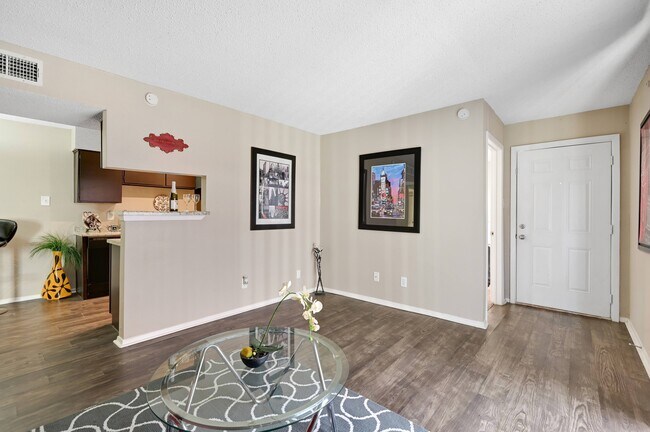 Dover Pointe - 4