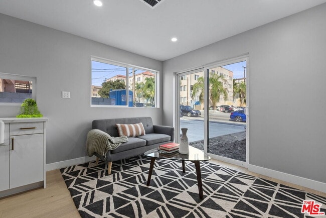Building Photo - 315 Normandie Ave