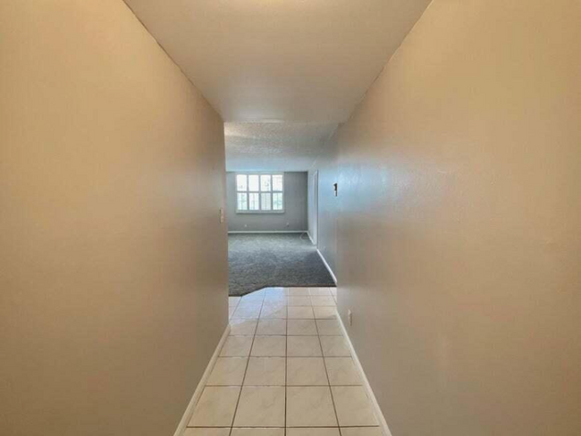 Building Photo - 3910 Crystal Lake Dr