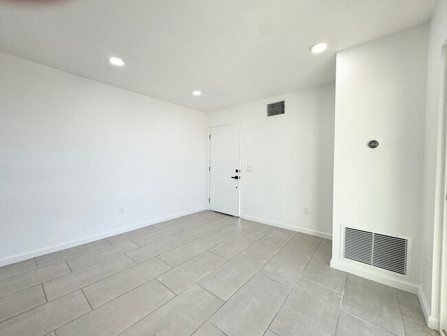 Foto del edificio - AVAILABLE NOW!!! MOVE IN SPECIAL!! 1 Bedro...