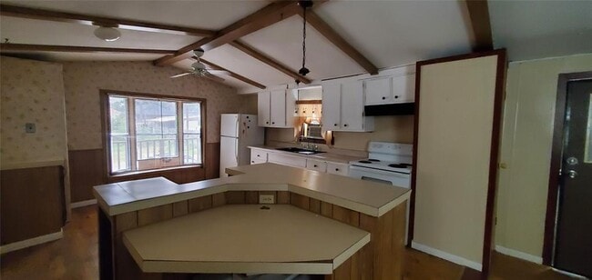 Building Photo - 865 Omeara
