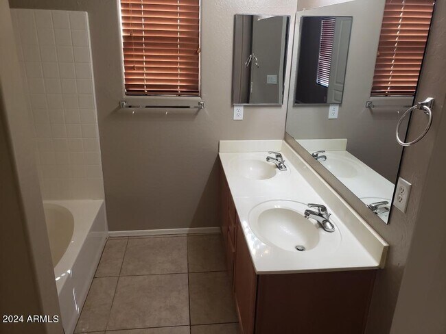 Building Photo - 3798 W Goldmine Mountain Dr