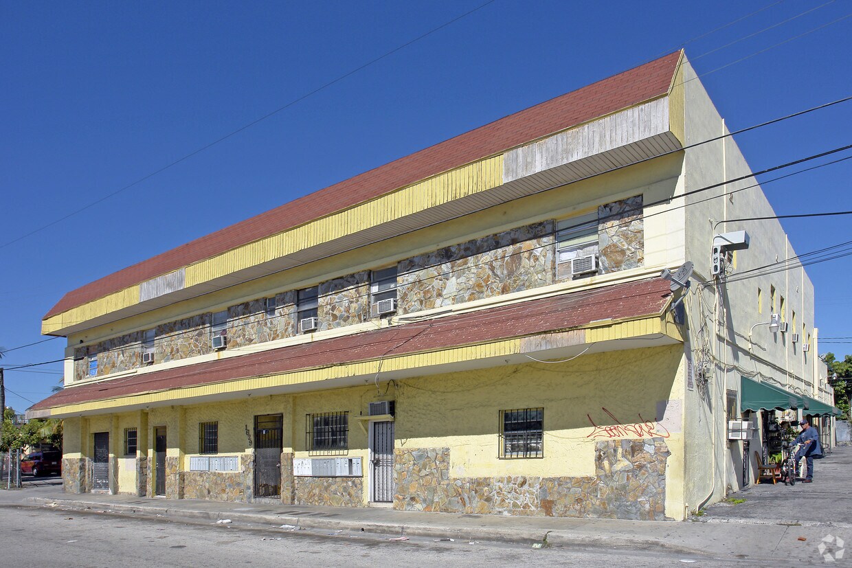 Foto principal - 1621-1629 NW 35th St