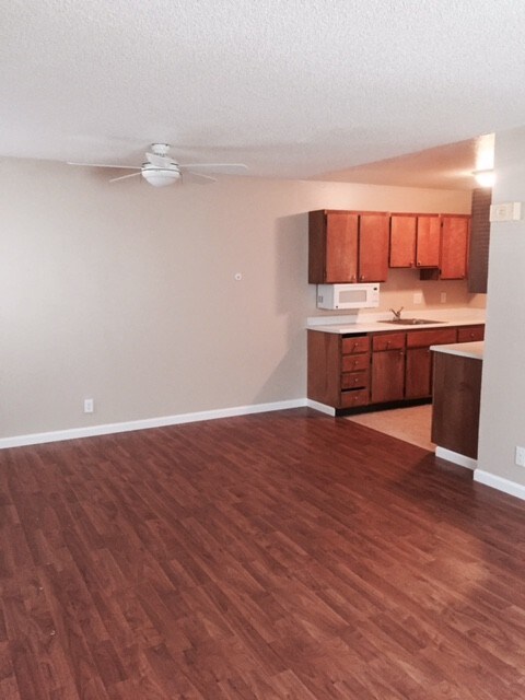 Foto del edificio - 1215 E 5th St